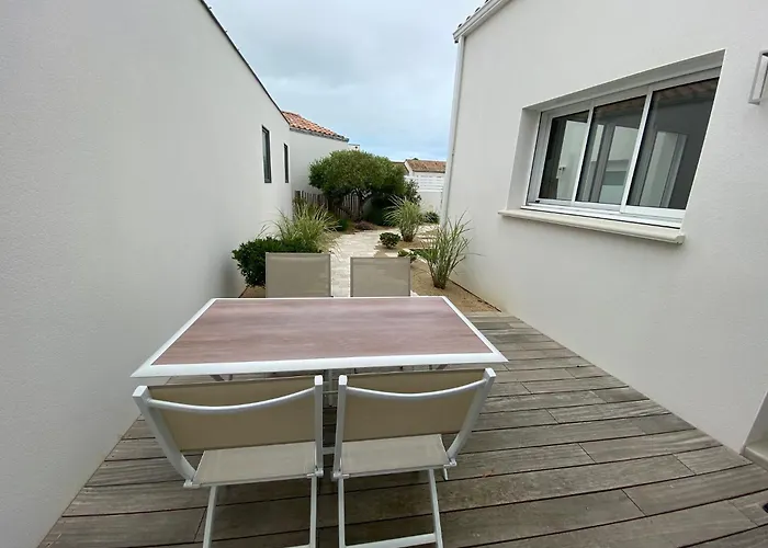 La Petite Maison Zone Coulee Verte Menant A L'ocean Semesterbostad