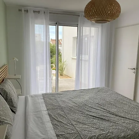 Holiday home La Petite Maison Zone Coulee Verte Menant A L'ocean *