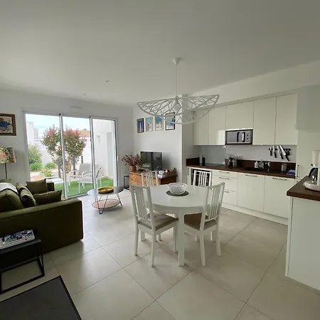 Holiday home La Petite Maison Zone Coulee Verte Menant A L'ocean Saint-Gilles-Croix-de-Vie