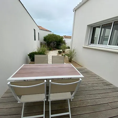 La Petite Maison Zone Coulee Verte Menant A L'ocean Holiday home