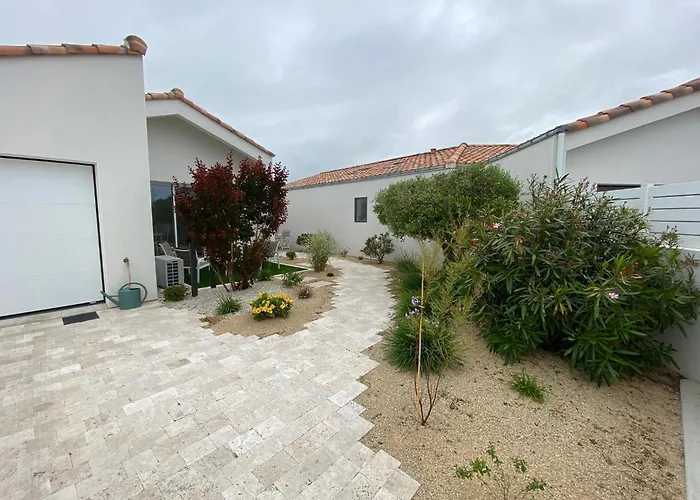 La Petite Maison Zone Coulee Verte Menant A L'ocean بيت للعطل *