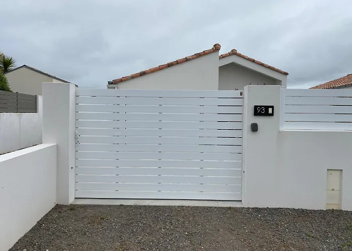 La Petite Maison Zone Coulee Verte Menant A L'ocean بيت للعطل سانت جيل كروا دي فيي